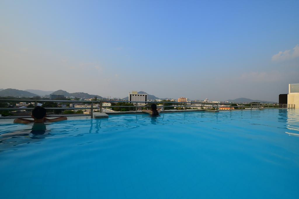 Modern Thai Suites Phuket Bagian luar foto