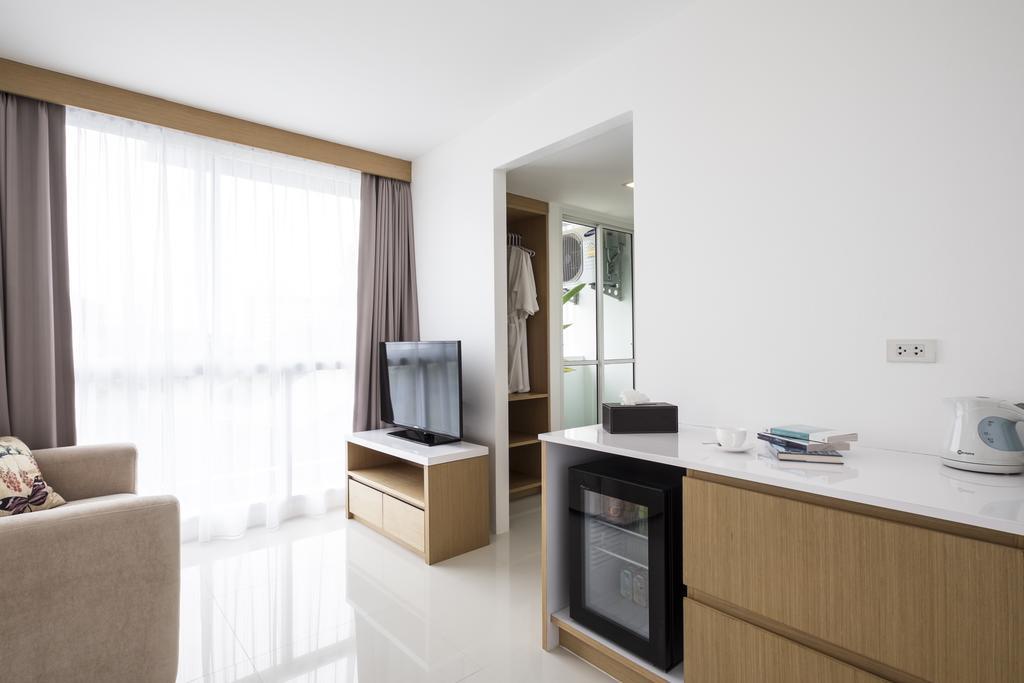 Modern Thai Suites Phuket Ruang foto