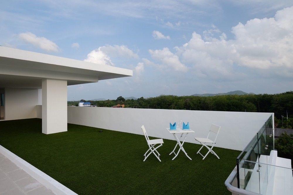 Modern Thai Suites Phuket Bagian luar foto