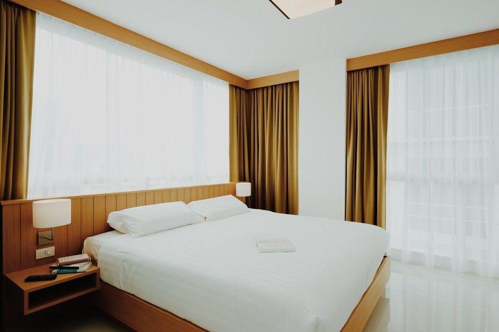 Modern Thai Suites Phuket Bagian luar foto